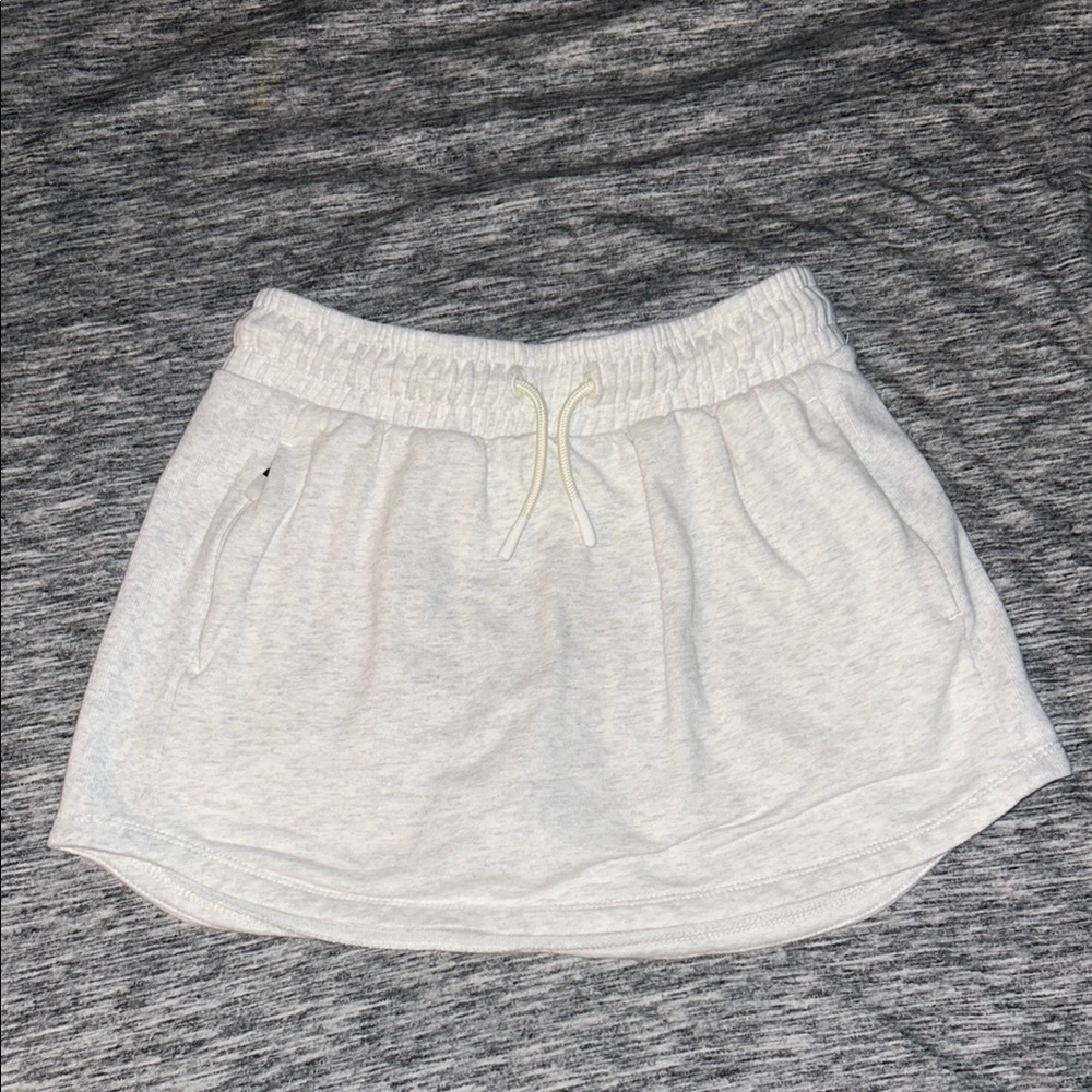 Athleta Gray girls Mini Skort with built in shorts
